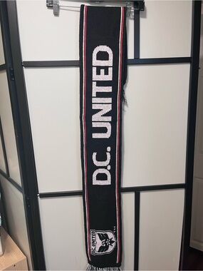 D.C. United MLS Volkswagen Vintage Jacquard Knit Soccer Scarf Black Red White |